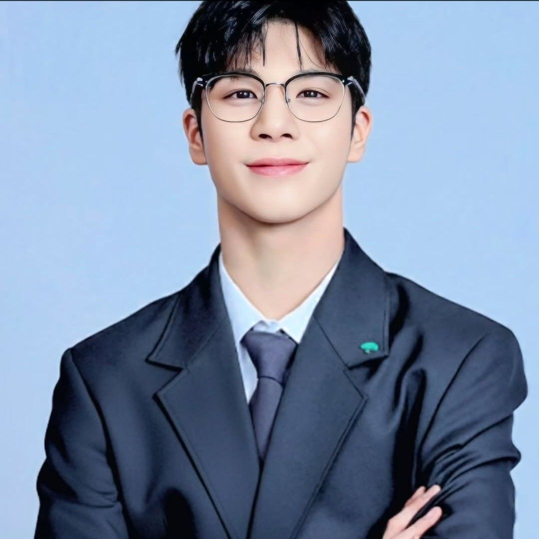 Recent activity shot of Jeong Dongwon