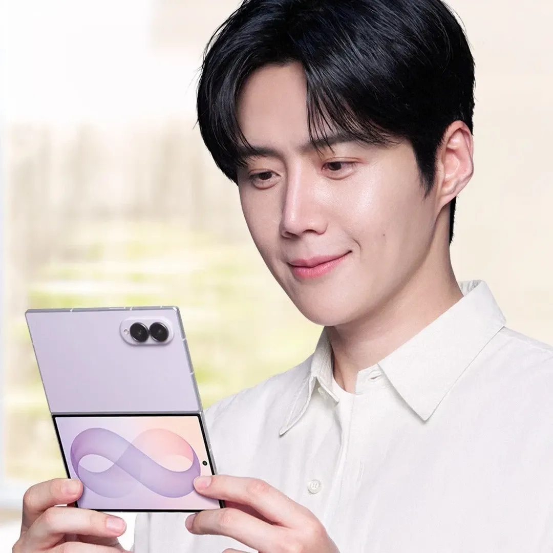 Behind-the-scenes cut of Kim Seonho