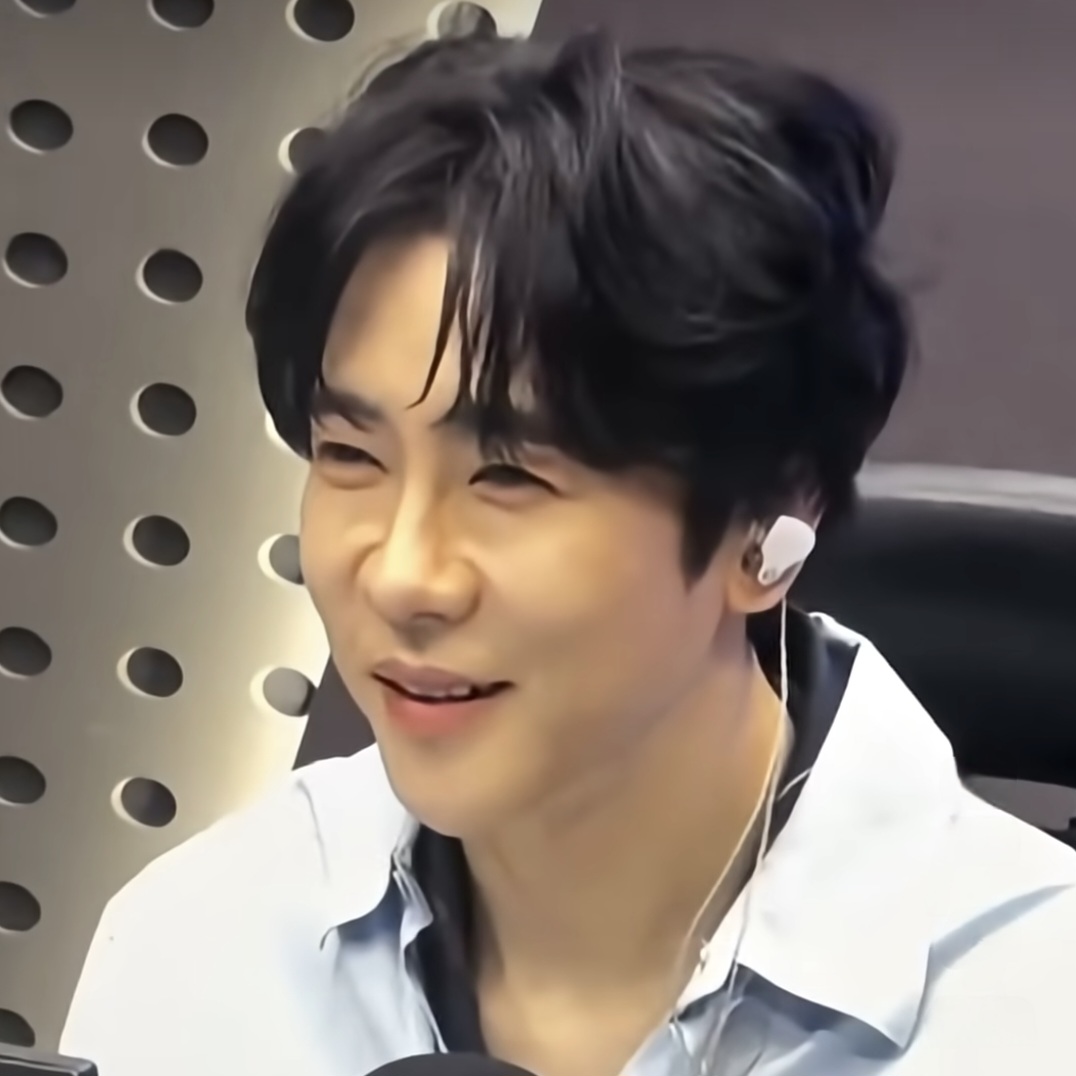 A moment captured by a fan of Enoch