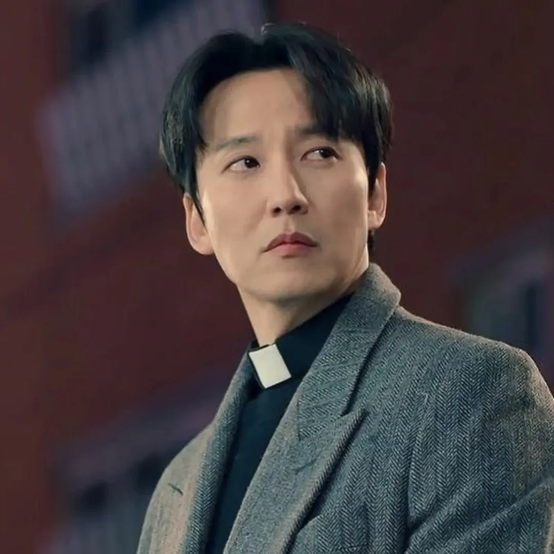 Behind-the-scenes cut of Kim Namgil