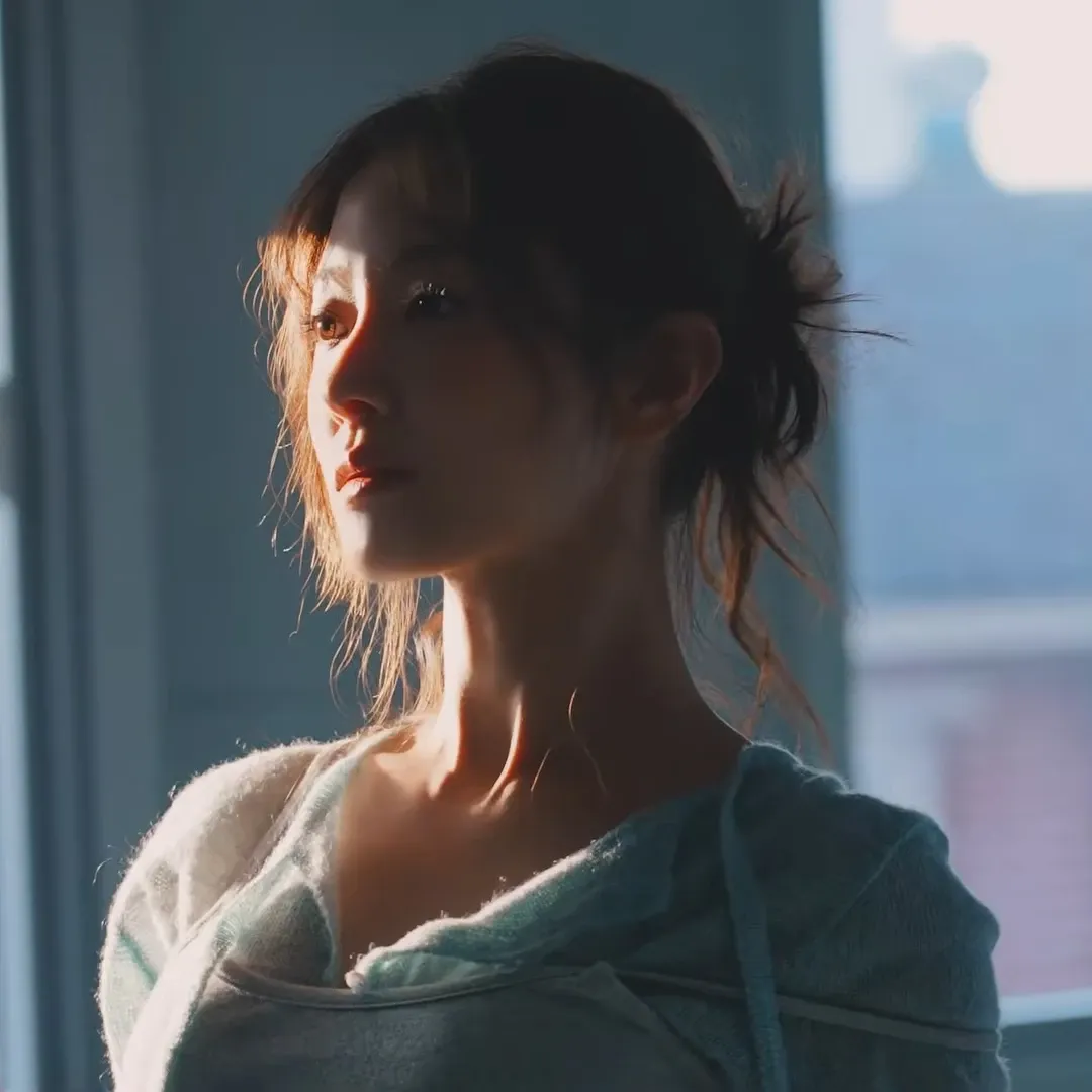 Behind-the-scenes cut of Lee Seyoung