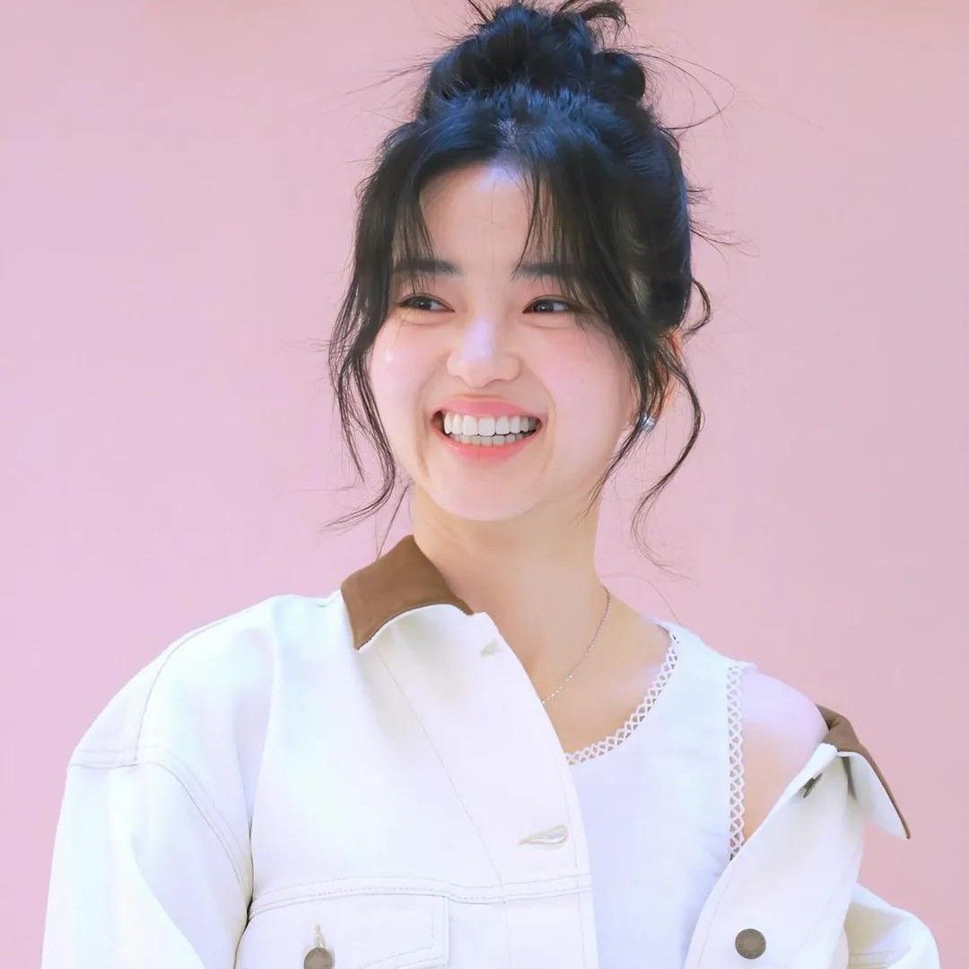 Behind-the-scenes cut of Kim Taeri