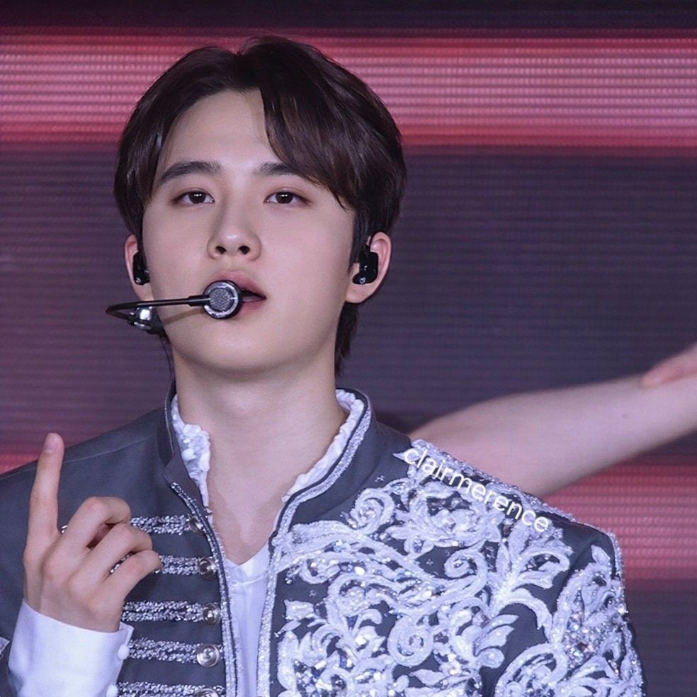 都暻秀 (D.O.)的最新照片