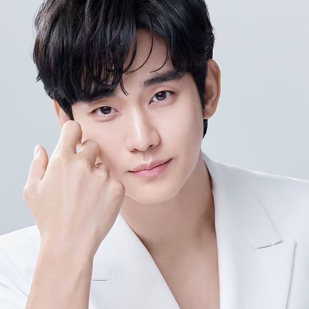 Recent activity shot of Kim Soohyun