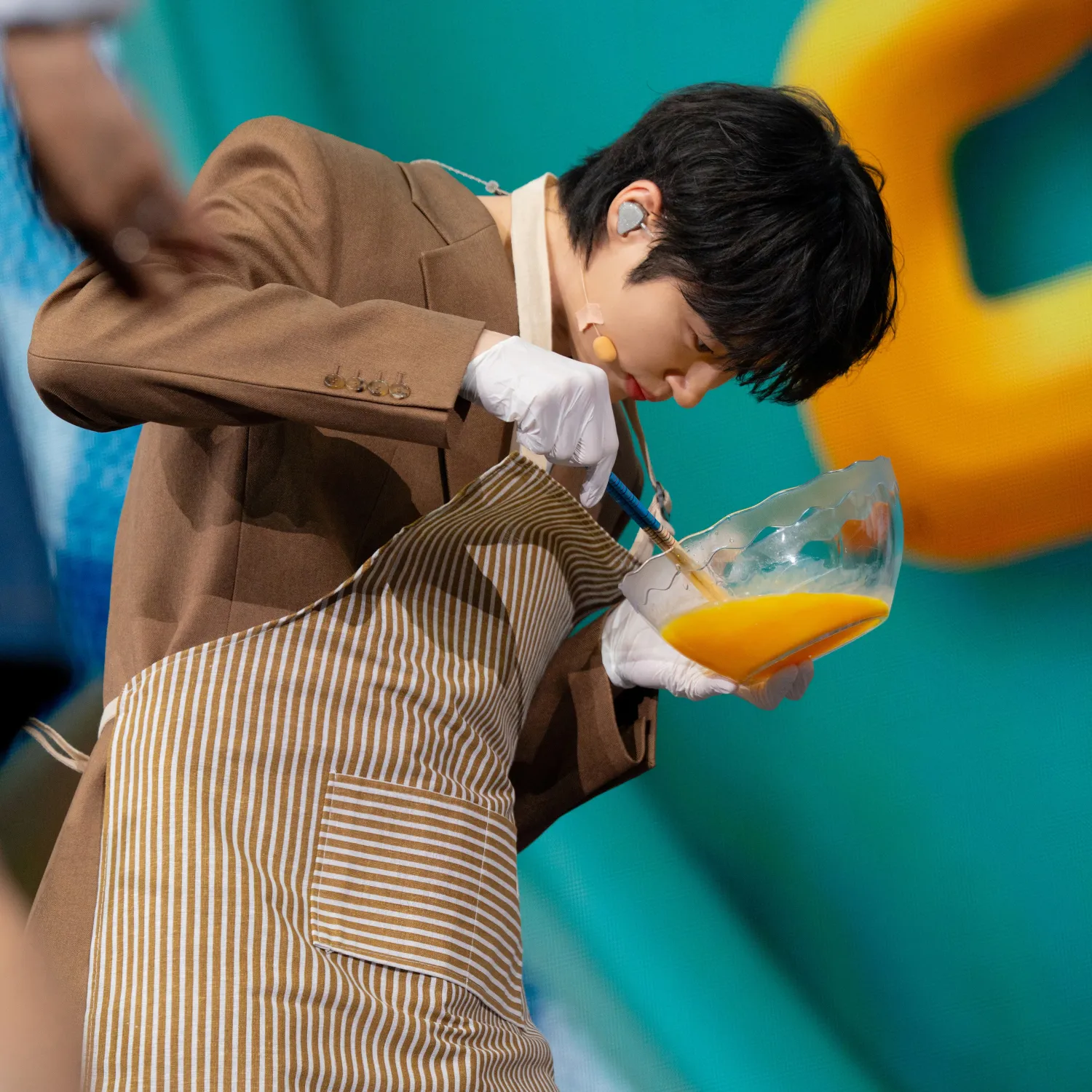 Behind-the-scenes cut of Byeon Wooseok