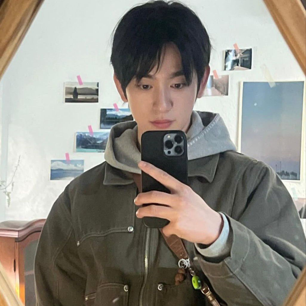 Momen yang diabadikan oleh penggemar Park Jinyoung