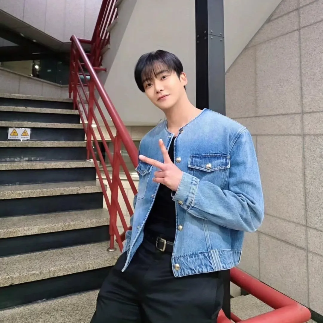 Cuplikan di balik layar dari Rowoon