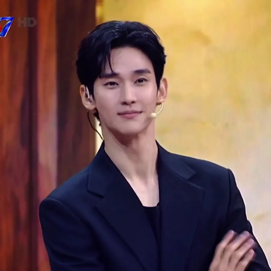 Behind-the-scenes cut of Kim Soohyun