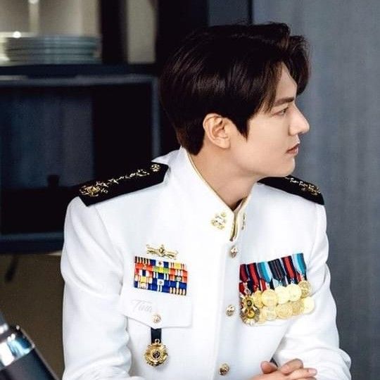 Behind-the-scenes cut of Lee Minho