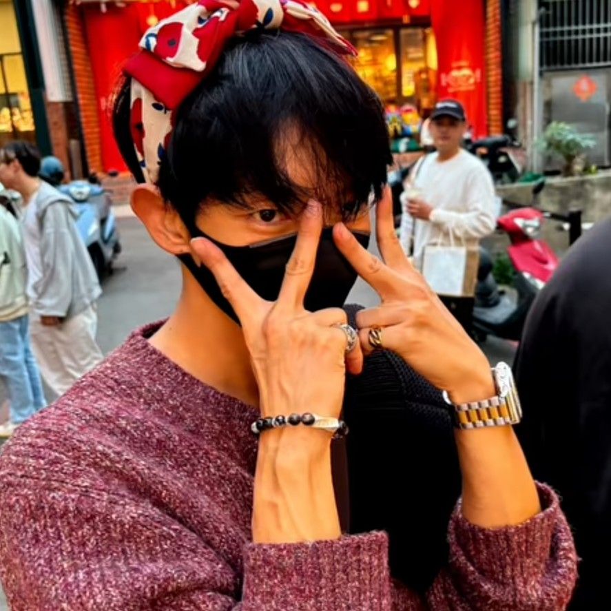 Behind-the-scenes cut of Lee Joongi