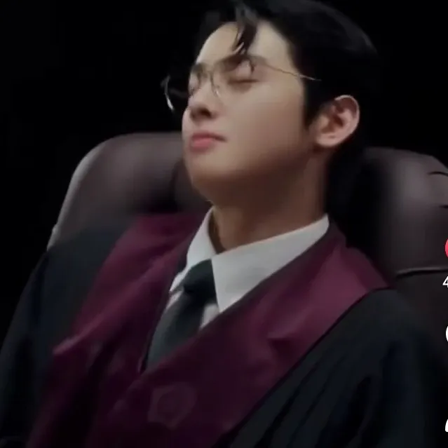 Latest photo of Cha Eunwoo