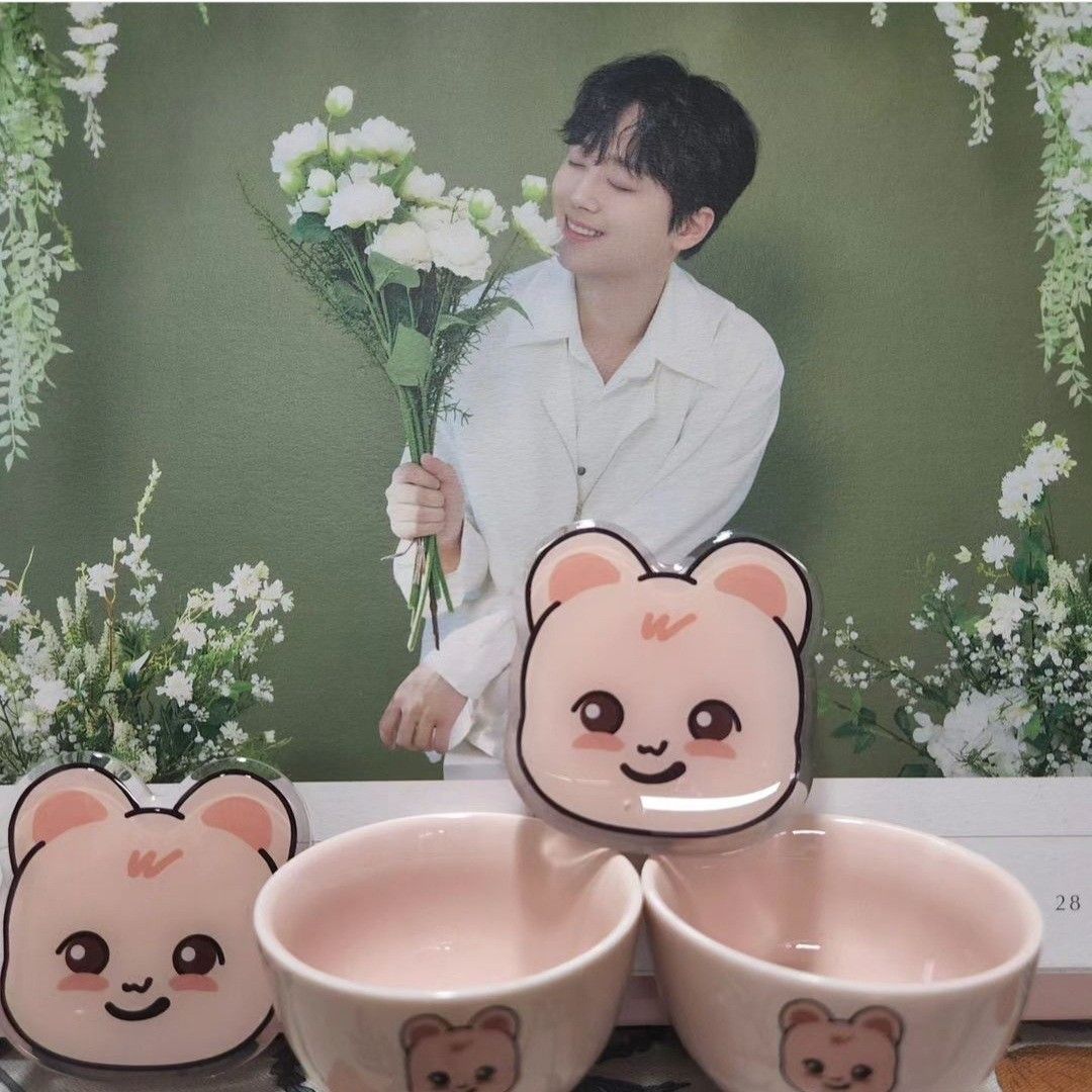 Behind-the-scenes cut of Lee Chanwon