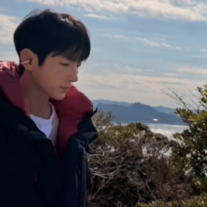 A moment captured by a fan of Lee Joongi