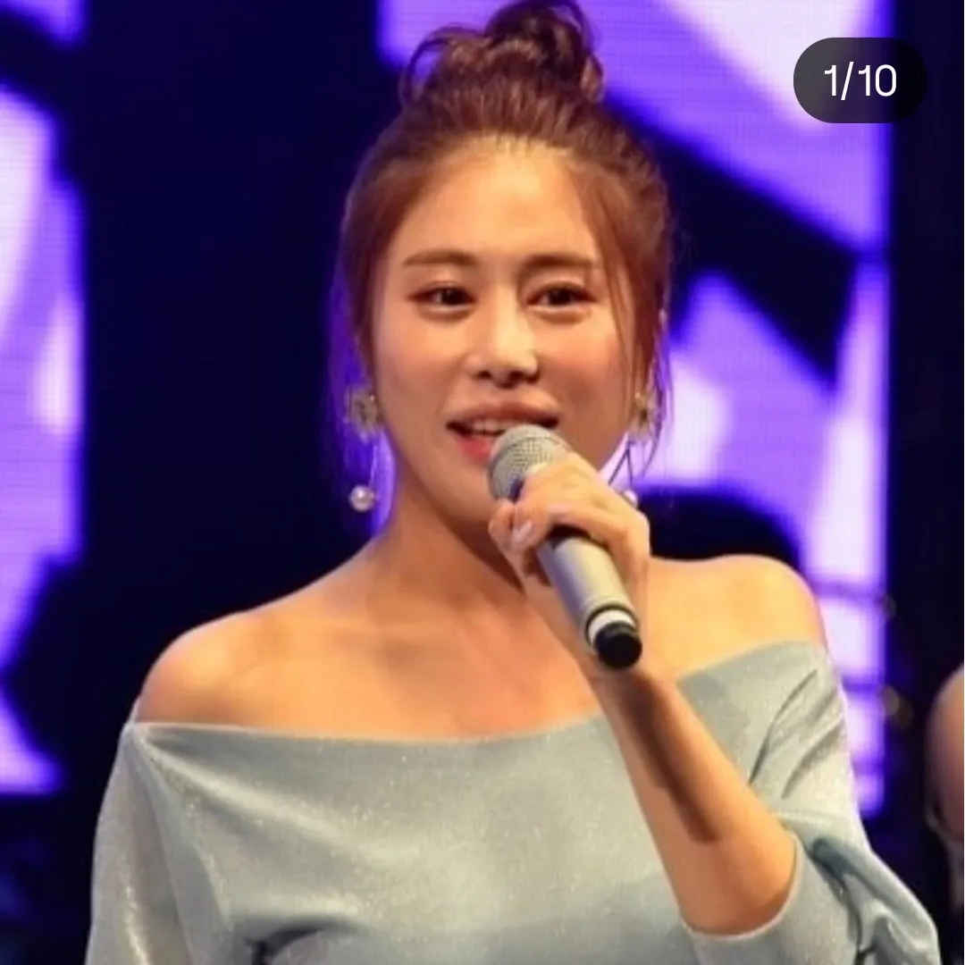 Behind-the-scenes cut of Kim Soyou