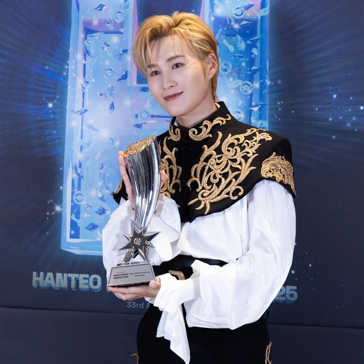 김희재의 비하인드 컷