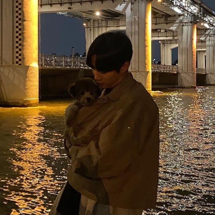 Behind-the-scenes cut of Lee Junyoung