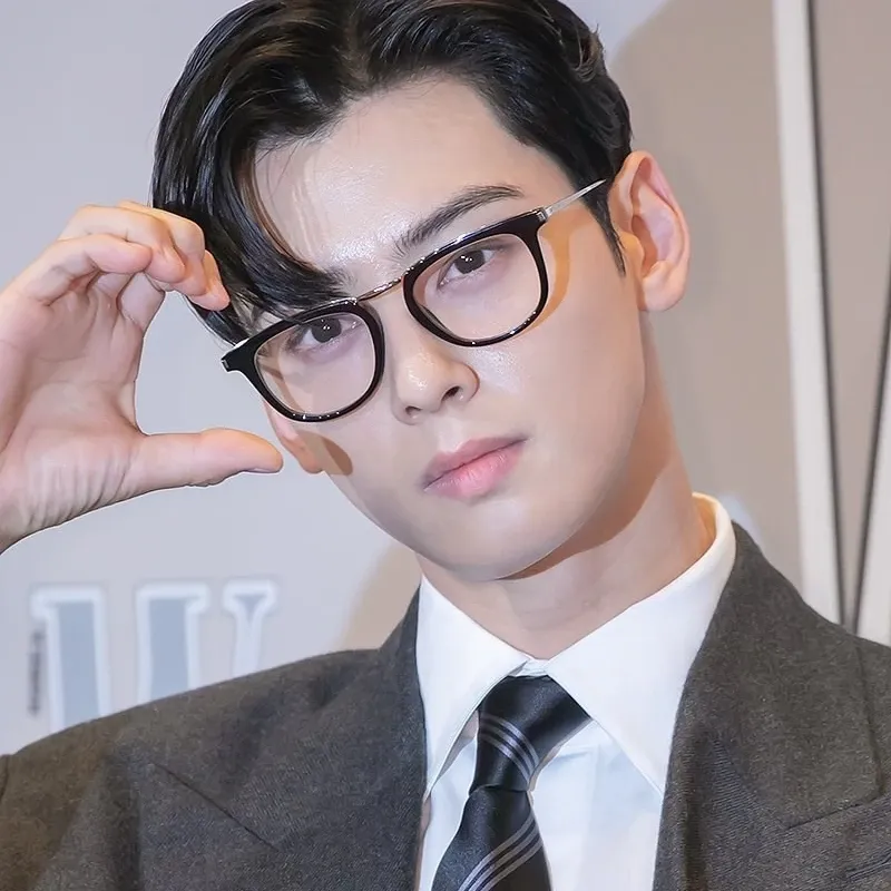 A moment captured by a fan of Cha Eunwoo