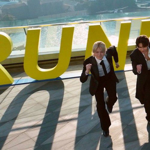 A moment captured by a fan of Tay Tawan Vihokratana