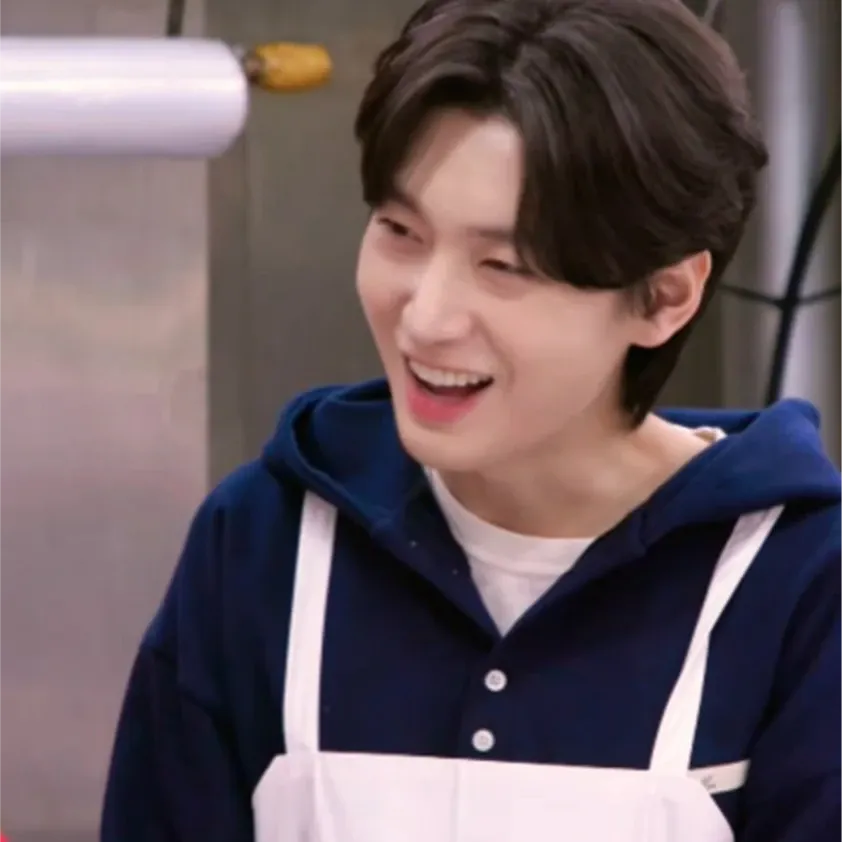 Latest photo of Kim Yongbin