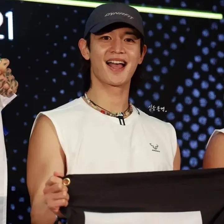 Behind-the-scenes cut of Choi Minho
