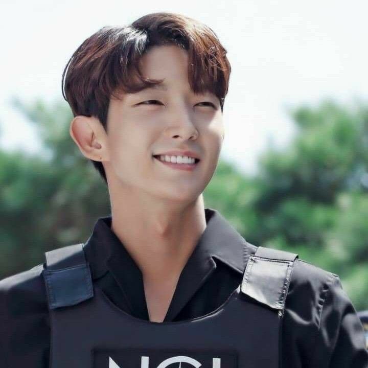 A moment captured by a fan of Lee Joongi