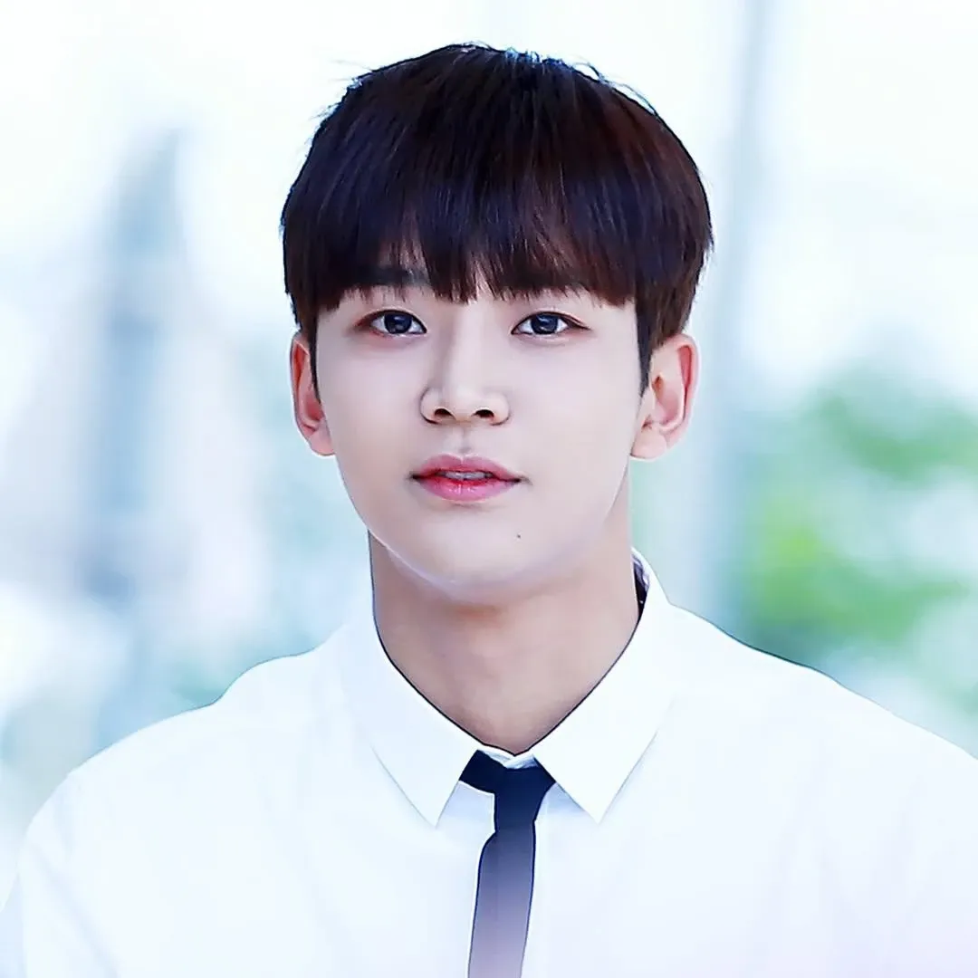 Foto kegiatan terbaru dari Rowoon