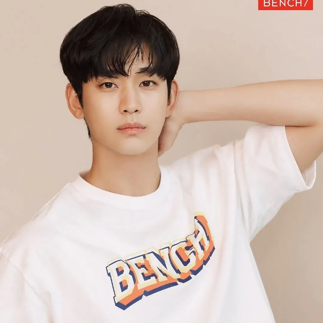 A moment captured by a fan of Kim Soohyun