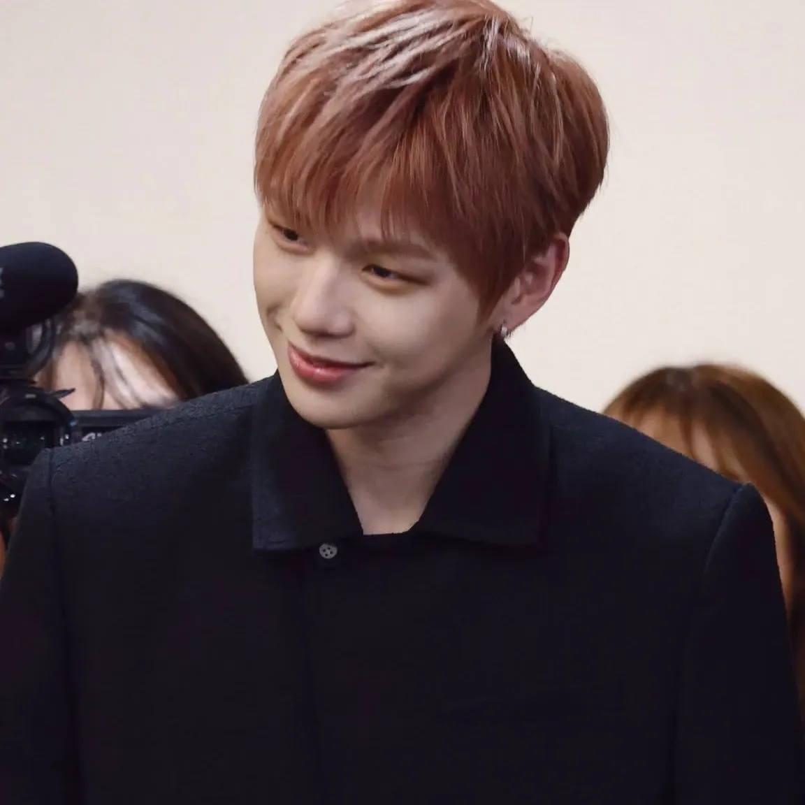 Behind-the-scenes cut of Secret Garden
