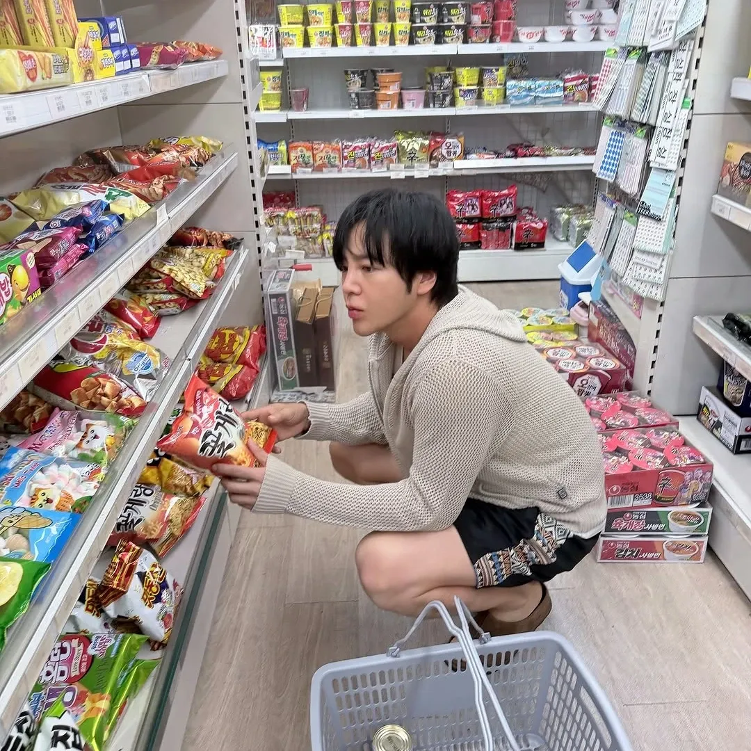 Behind-the-scenes cut of Jang Geunsuk
