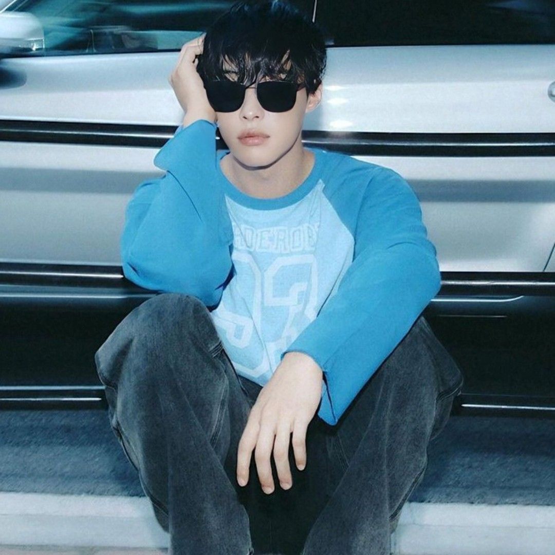 A moment captured by a fan of Woo Dohwan