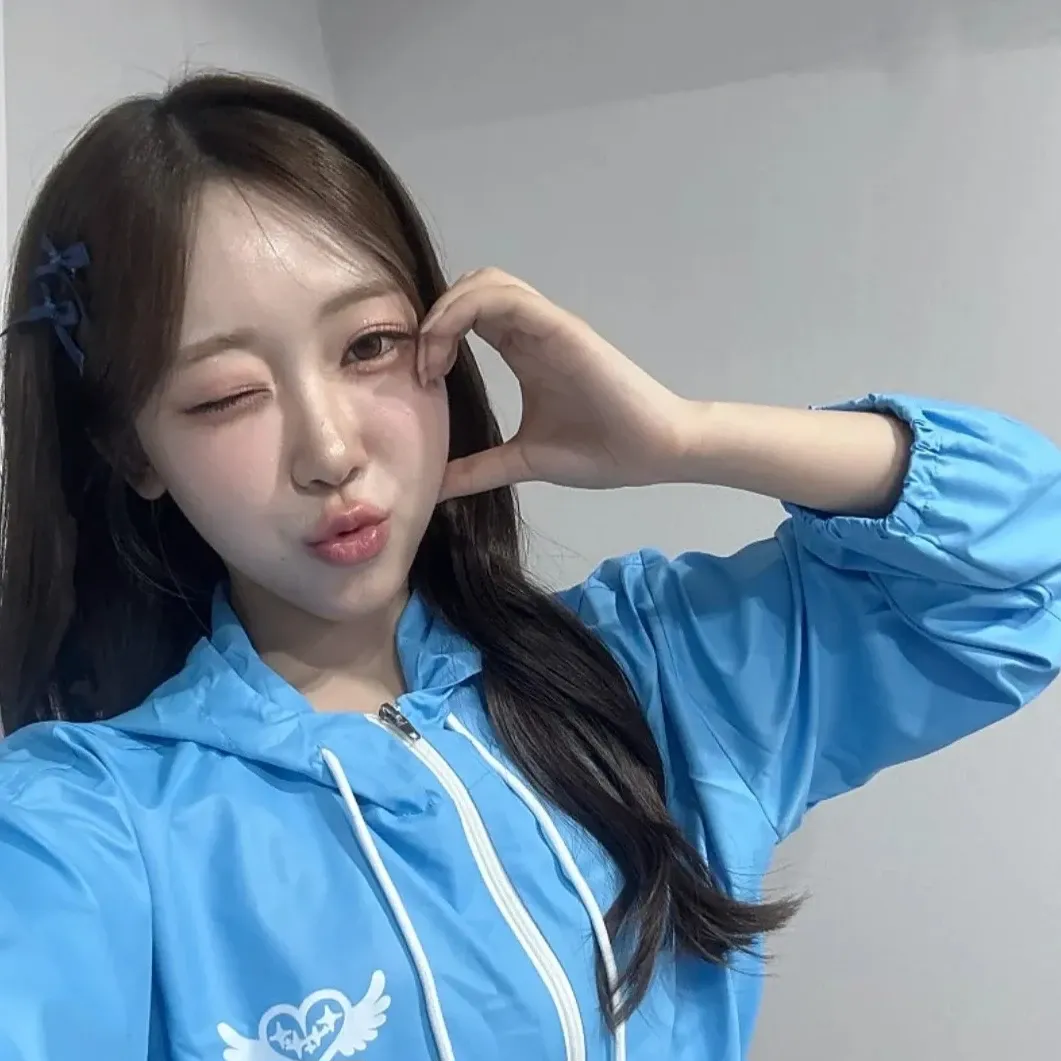 오늘 가장 핫한 셀럽 커뮤니티 피드
