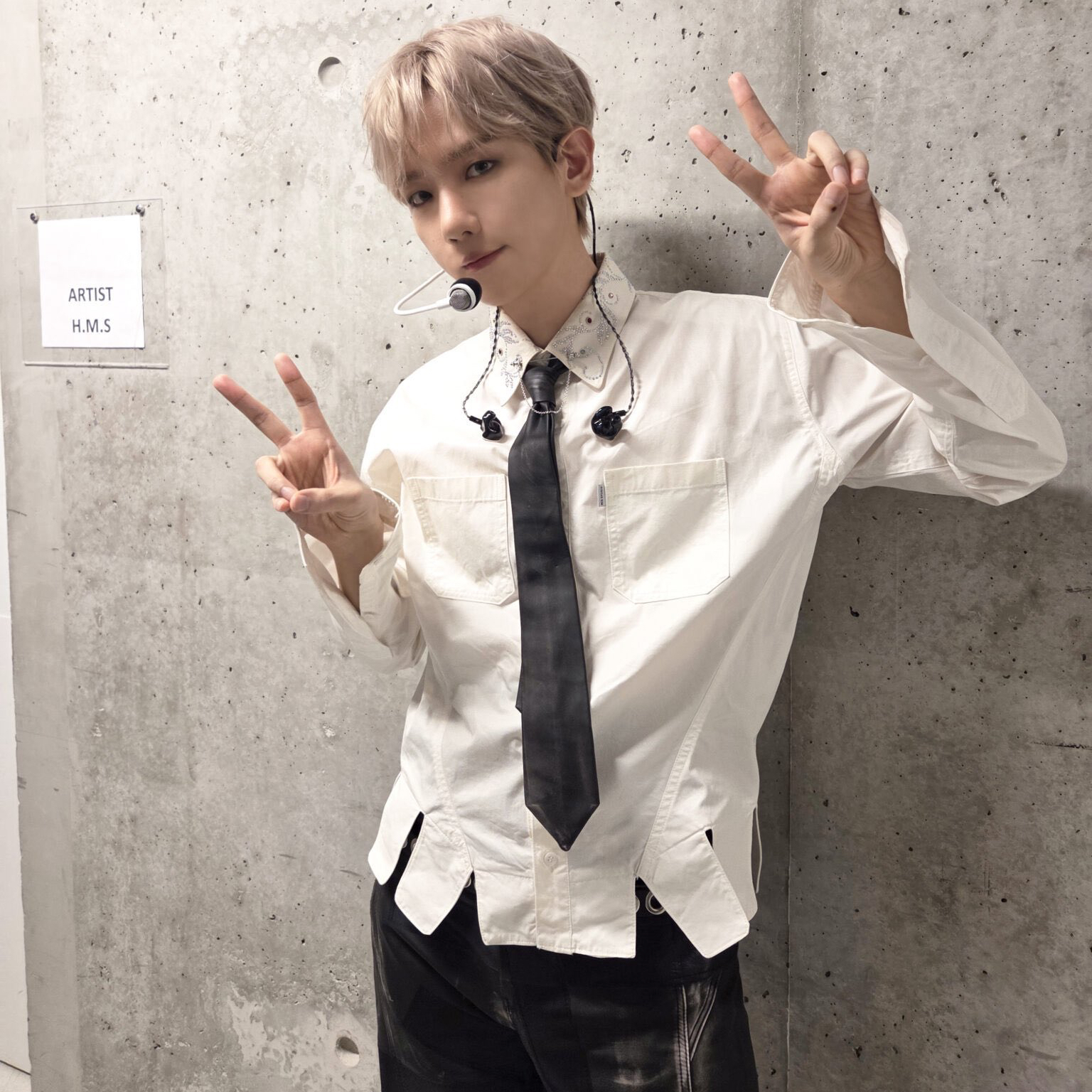 Behind-the-scenes cut of Baekhyun