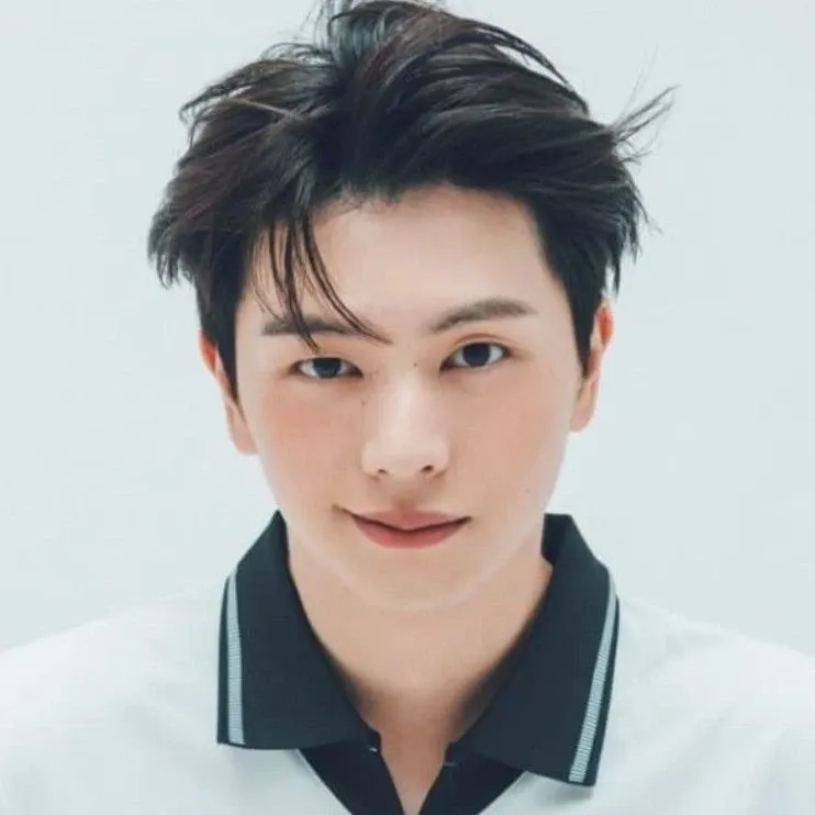 A moment captured by a fan of Yook Sungjae