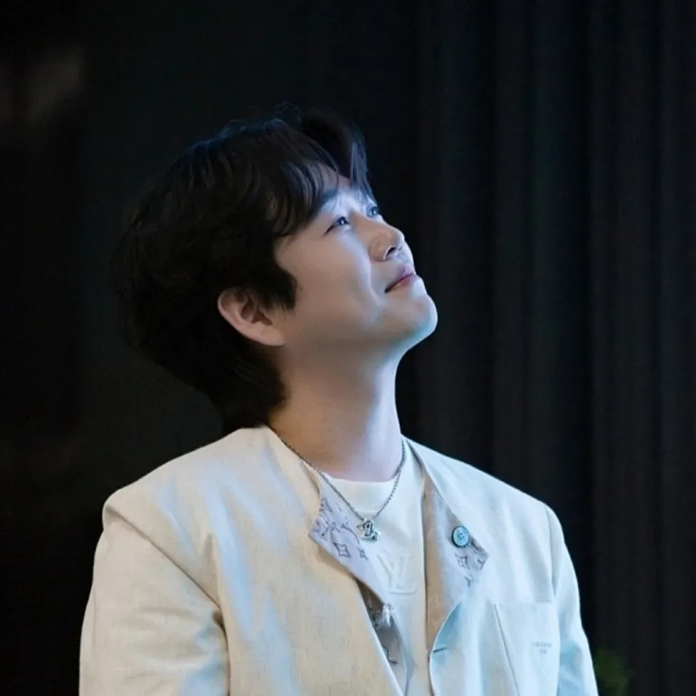 Latest photo of Hwang Youngwoong
