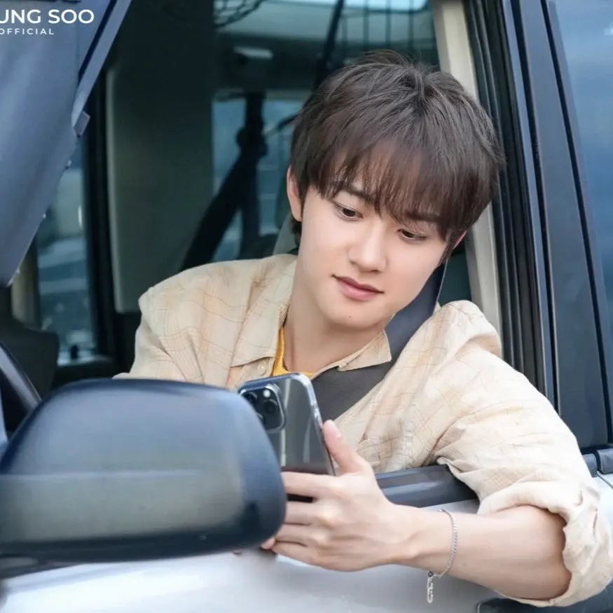Cuplikan di balik layar dari Doh Kyungsoo (D.O.)
