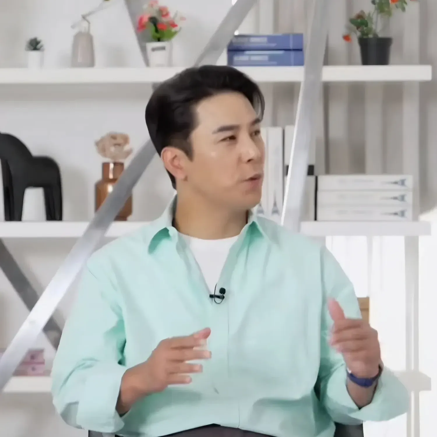 Recent activity shot of Jang Minho
