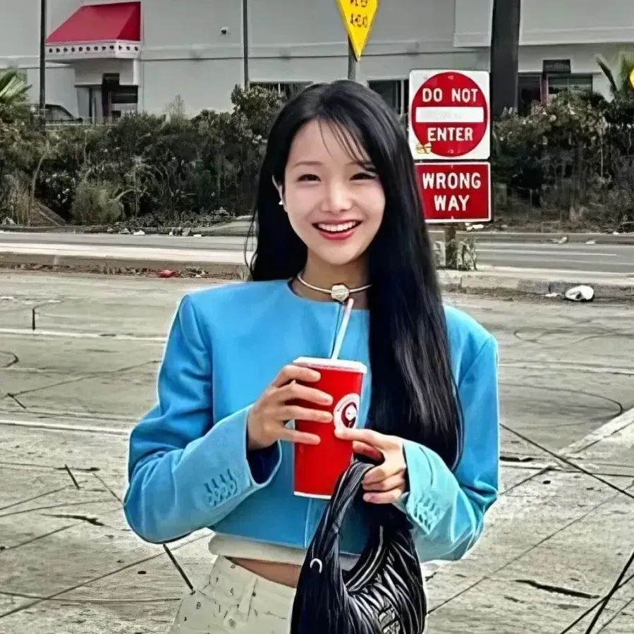 Behind-the-scenes cut of Kim Soyeon (2004)