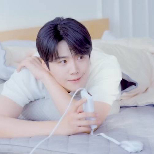 Foto terbaru dari Kim Seonho
