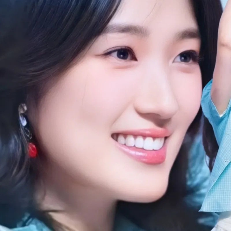 Behind-the-scenes cut of Kim Hyeyoon