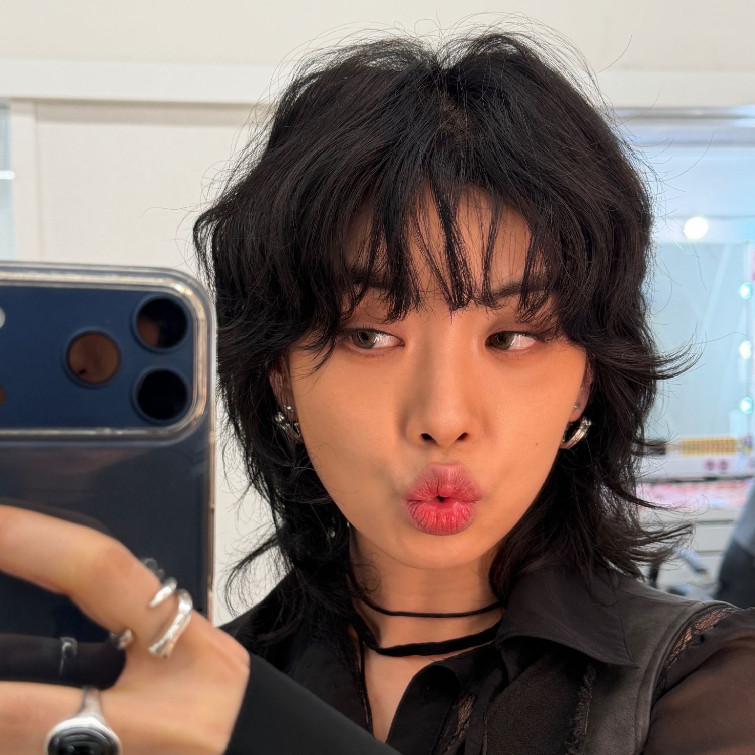 Behind-the-scenes cut of Aiki