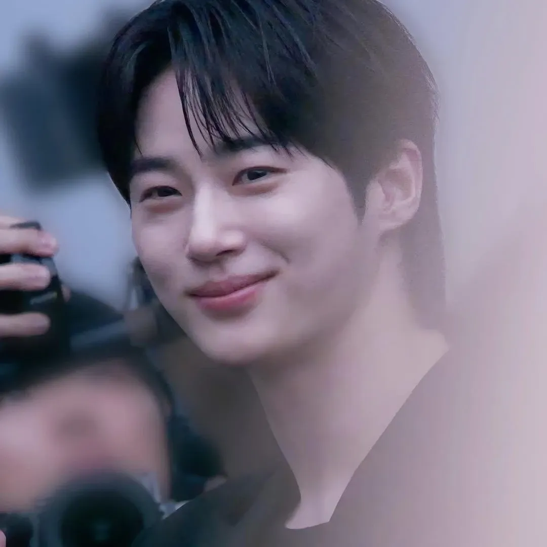 Recent activity shot of Byeon Wooseok