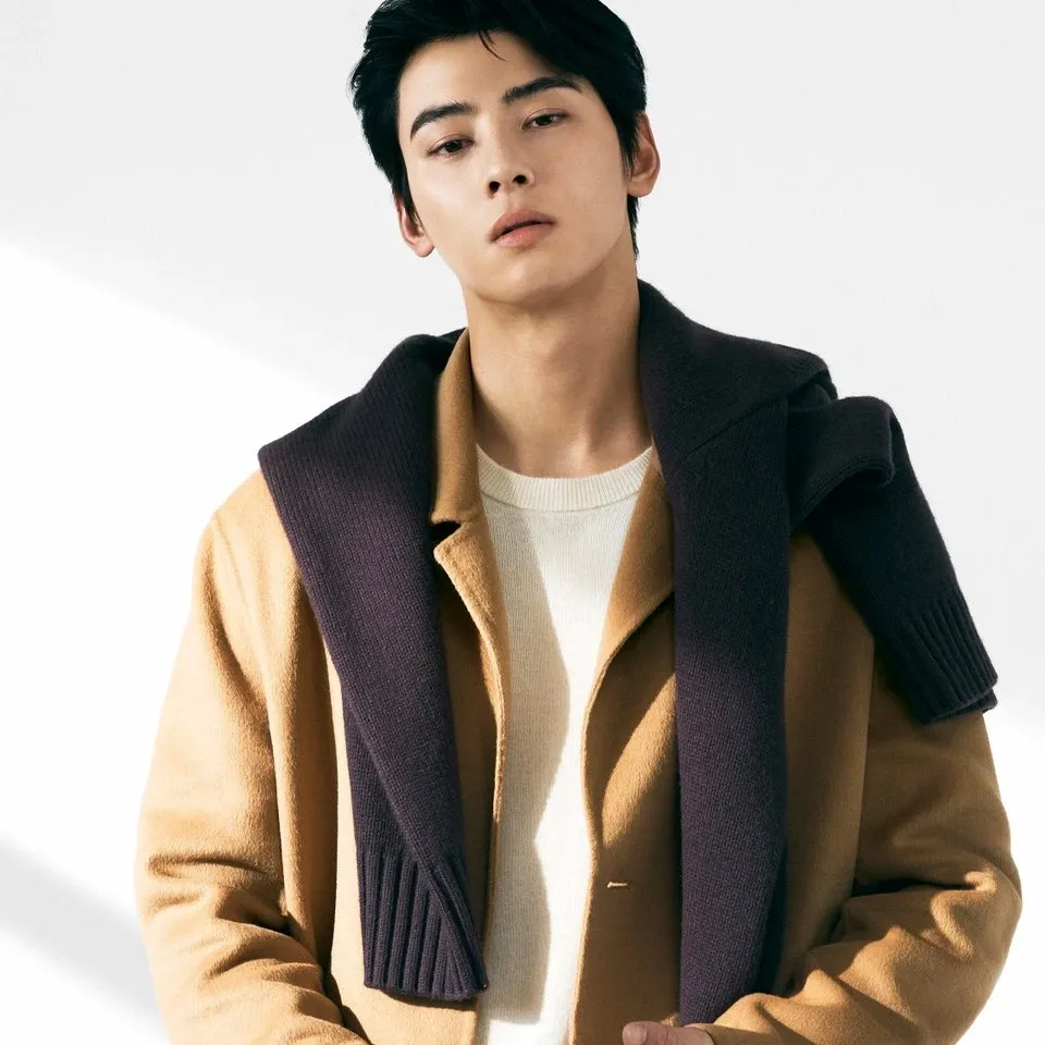 Latest photo of Cha Eunwoo