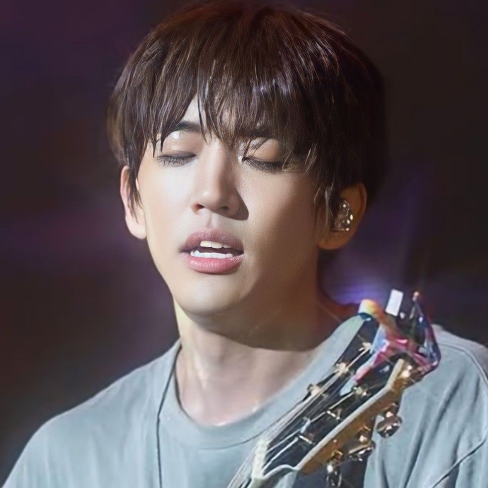 Behind-the-scenes cut of Lee Seungyoon