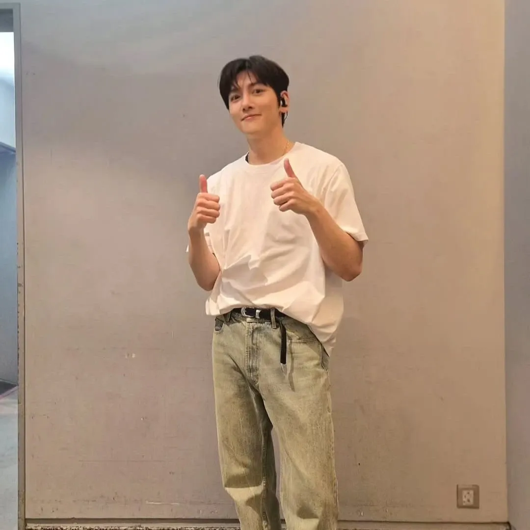 Behind-the-scenes cut of Ji Changwook