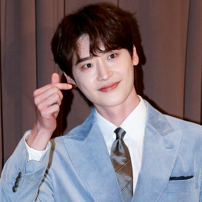 Foto terbaru dari Lee Jongsuk
