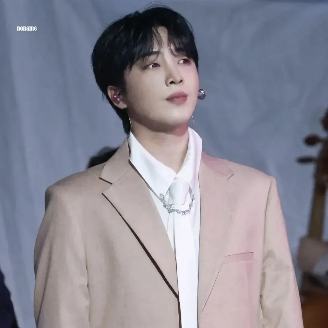 Behind-the-scenes cut of Hwang Yunsung