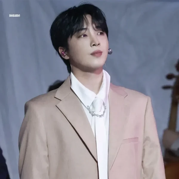 Representative photo of Hwang Yunsung showing their charm