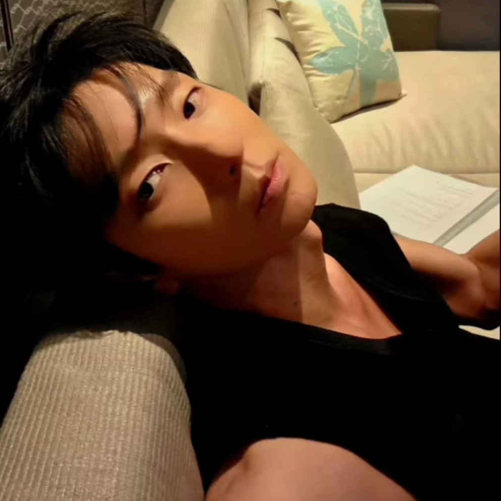 Behind-the-scenes cut of Lee Joongi