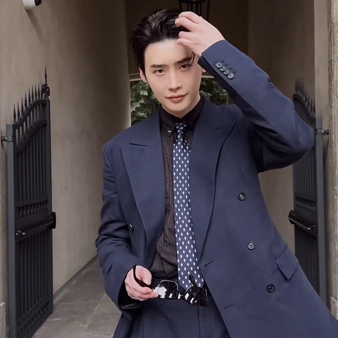 Recent activity shot of Lee Jongsuk