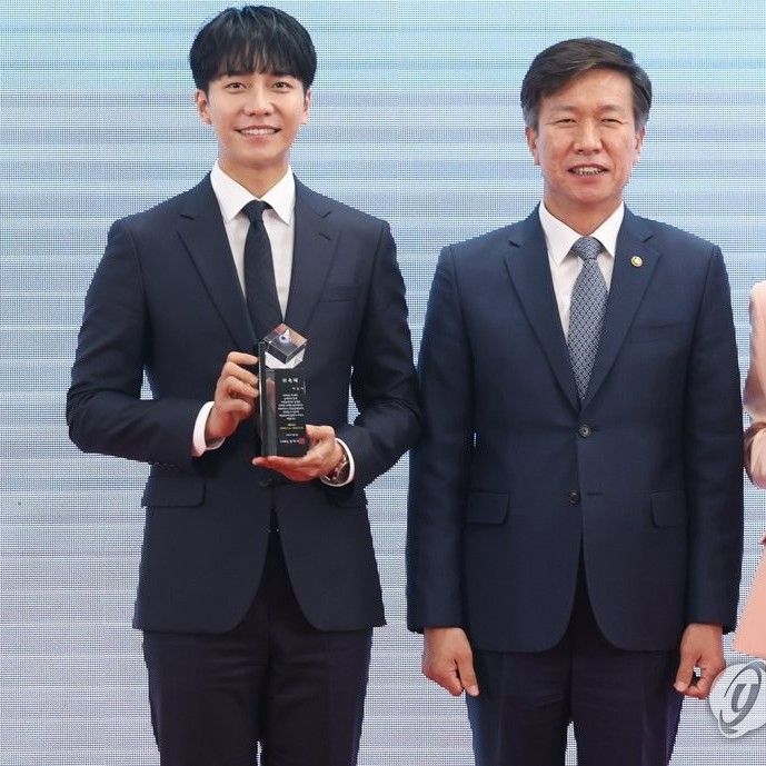 イ・スンギのビハインドカット